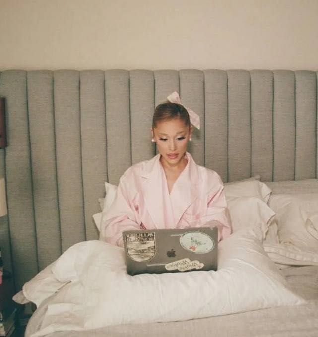 Халат пижама свитшот футболка thom brown Brunello Chanel Dior