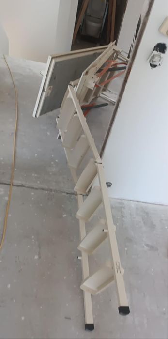 Właz na strych/poddasze