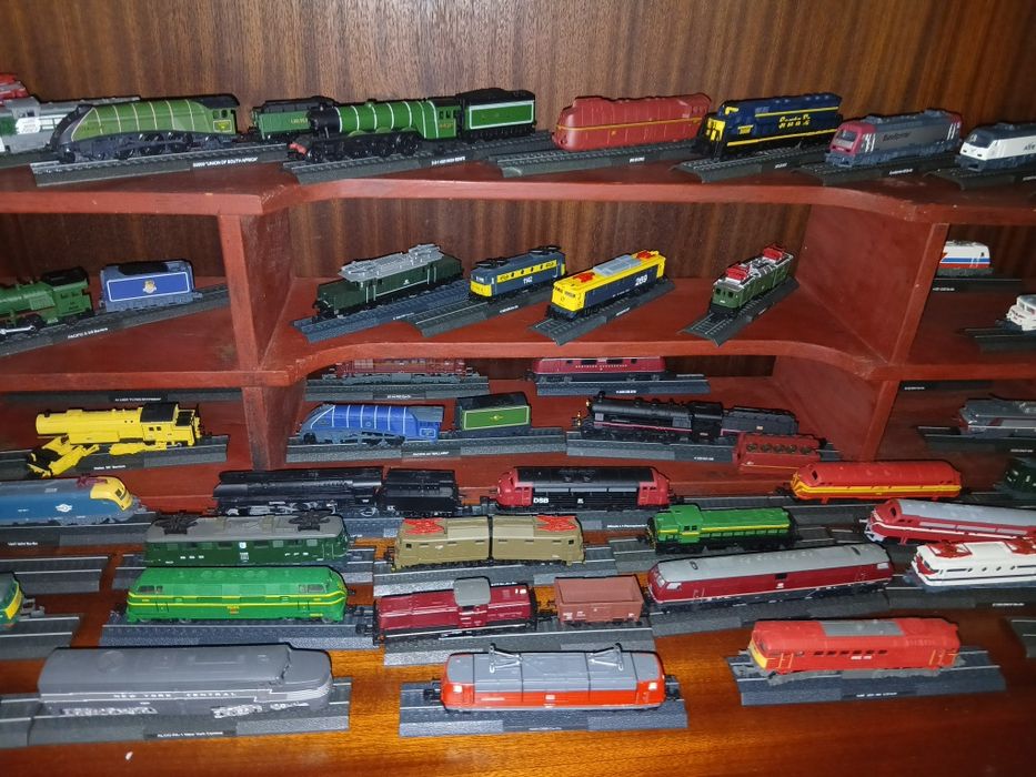 Colecao 40 comboios Locomotiva por  240 €