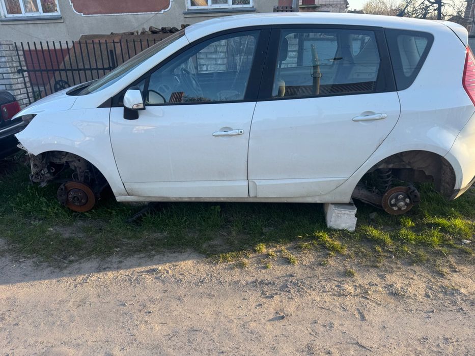 Двері ляди Renault scenic 3 Megane 3 логан 2