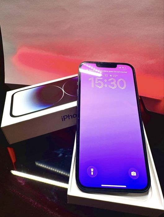 iPhone 13 em excelente estado