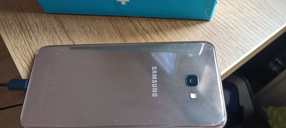 Samsung j4+ złoty (Uszkodzony)