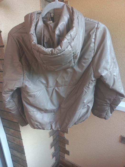 Осіння курточка для дівчинки.