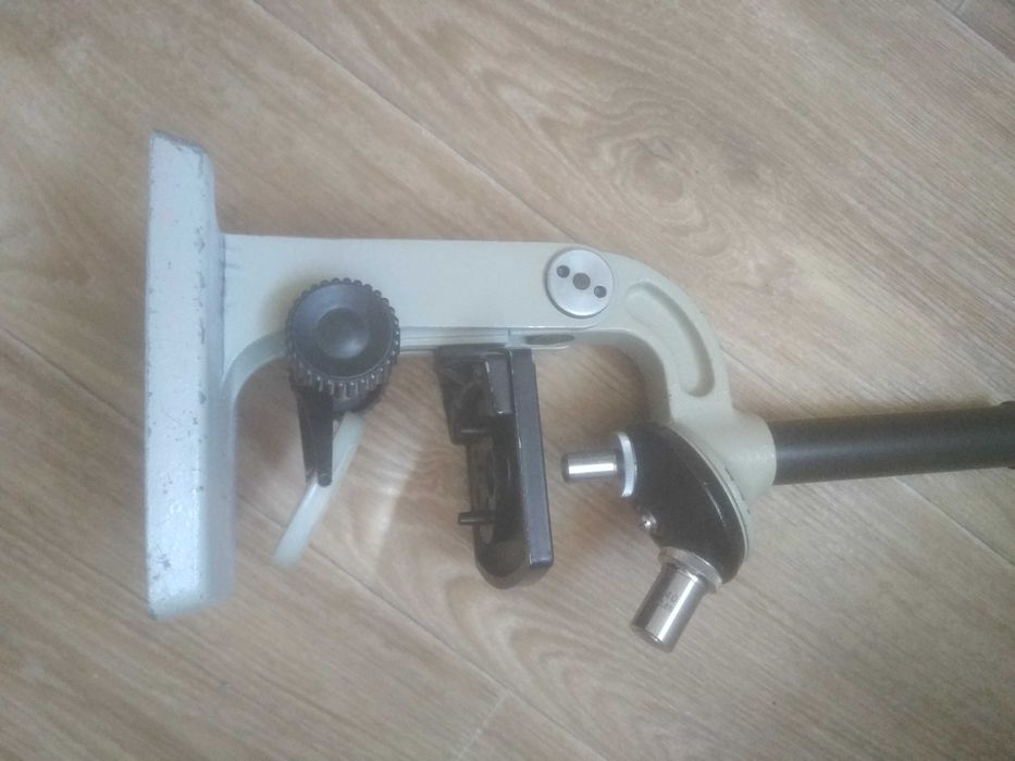 продам окуляр и объектив для микроскопа.микроскоп