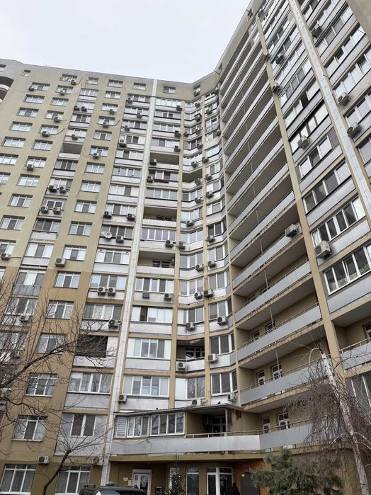 Большая 1- комнатная квартира в ЖК Малиновский по Бреуса от СК Стикон.