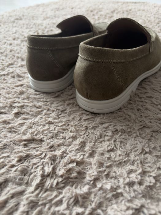 Лофери жіночі розмір 39