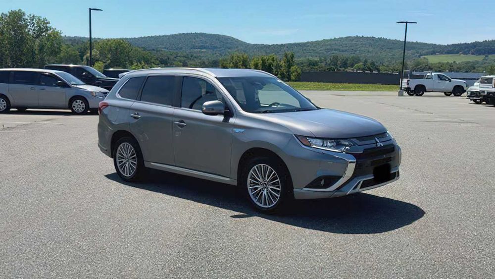 Mitsubishi Outlander PHEV SEL      2022
