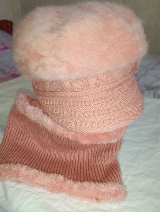 Шапка на флісі і хомут шарф жіноча