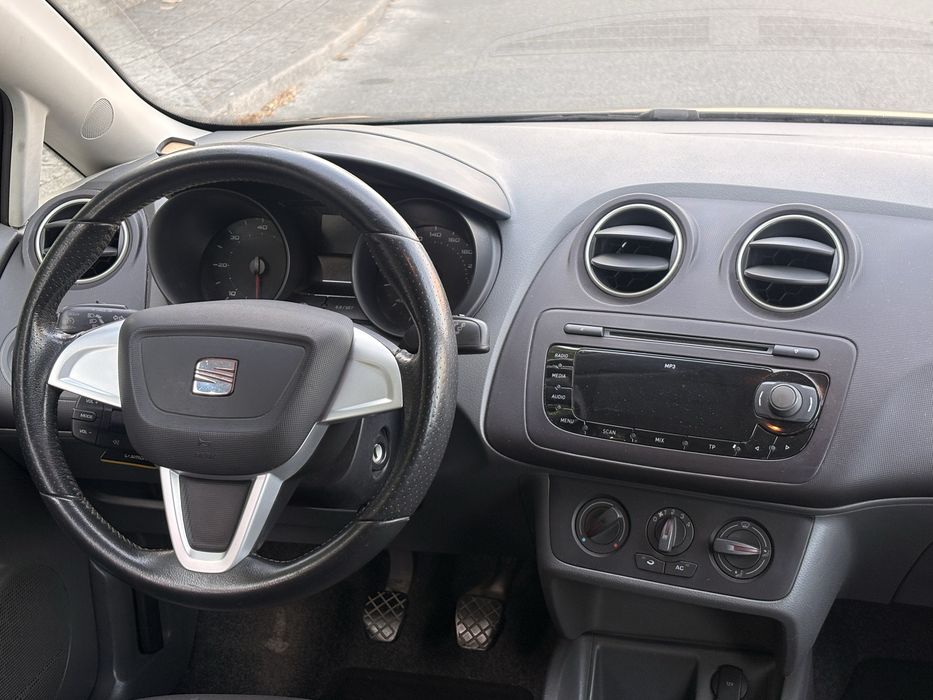 SEAT Ibiza ST — fotografia 8