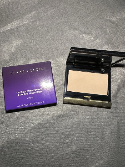 Bronzer kevyn aucoin light