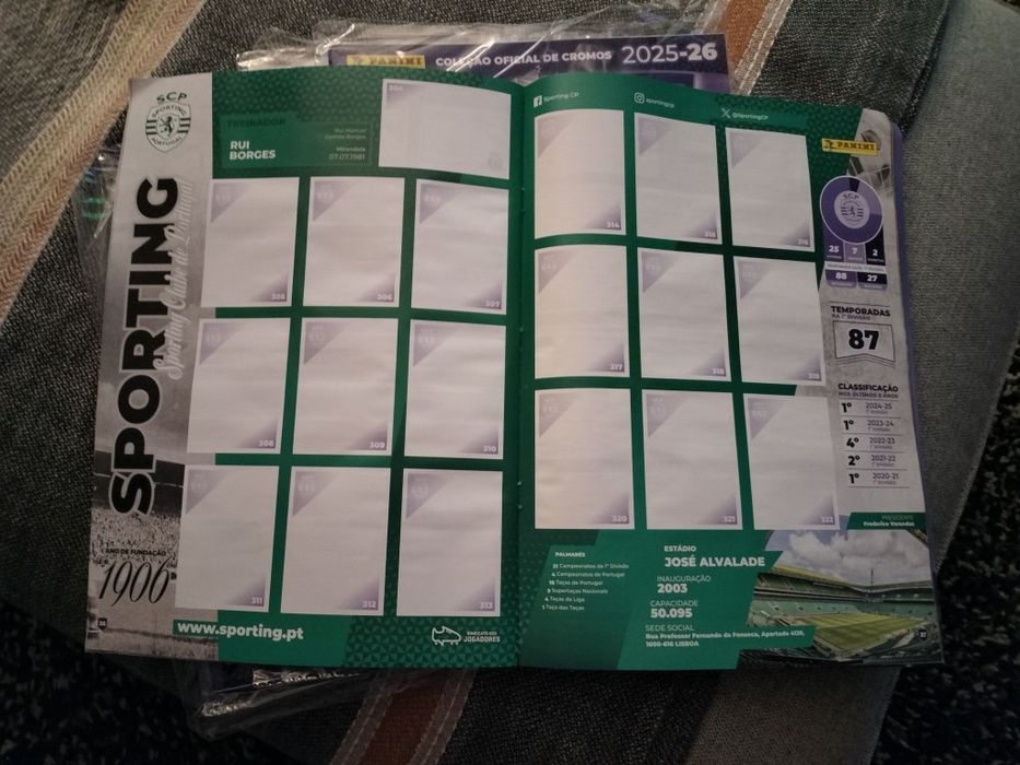 Vendo cadernetas Panini Futebol 2025/26