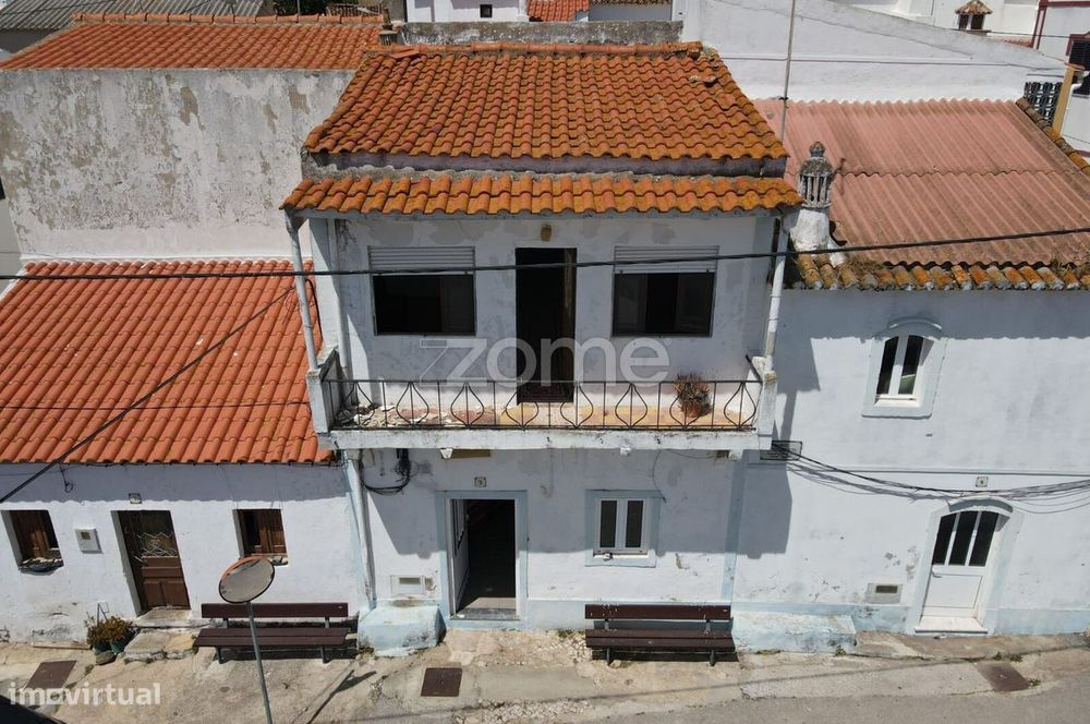 Moradia T3 com dois andares, em Penina, Benafim, Loulé