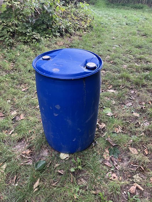 Beczki plastikowe 200l