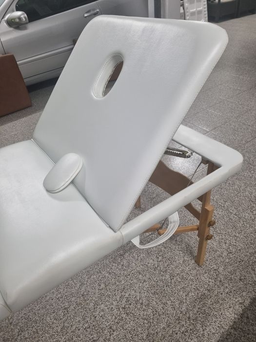 Marquesa em pele com mala