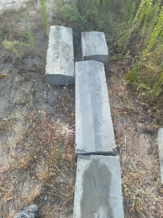 Krawężniki drogowe 3szt