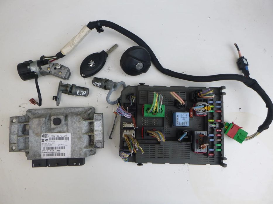 Peugeot 807 2,2 16V sterownik 9658672080 IAW6LP3.07