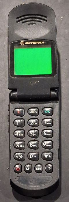 Diversos telemóveis sem carregador