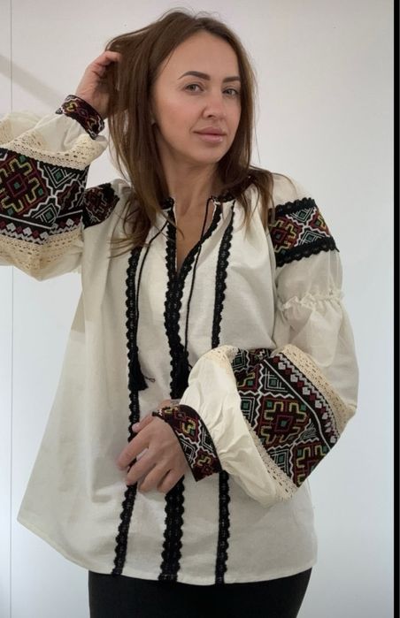 Вишиванки, вишиті жіночі сорочки, українські блузи.