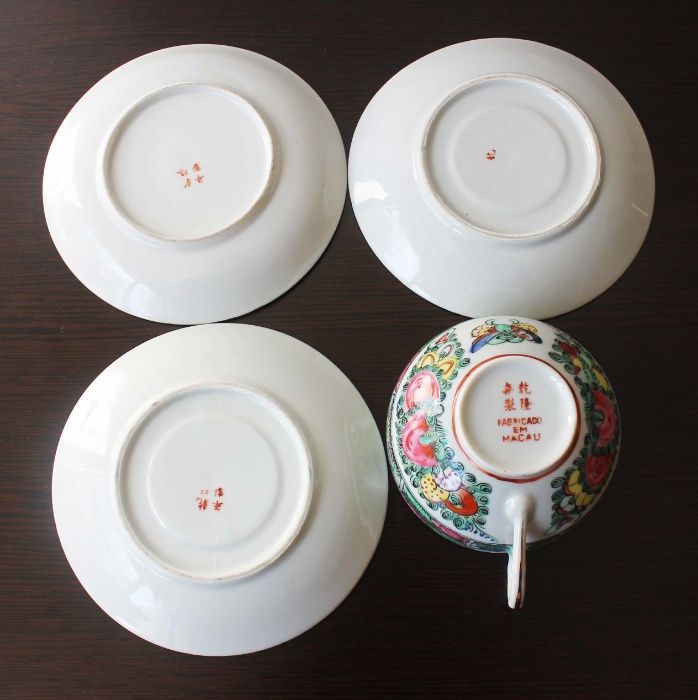 Antigos pratos e chávenas em porcelana casca de ovo fabricado em Macau