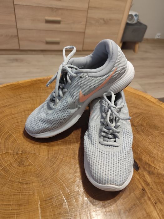 Buty sportowe NIKE damskie r.37,5