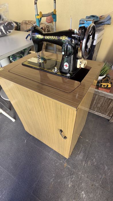 Maquina de costura elétrica