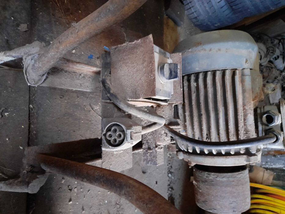 Silnik na wózku z szajbą i włącznikiem 5,5 kW