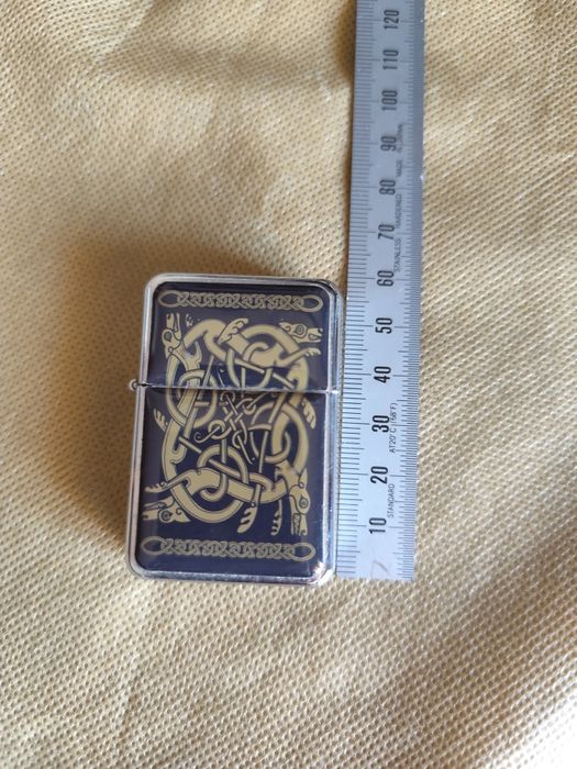 Isqueiro com motivos Celta