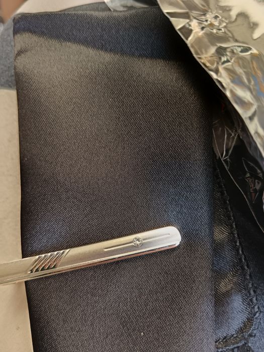 Conjunto gravata, lenço, botões de punho e alfinete