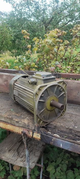 Продам  різні електродвигуни  0.8, 0.45, 2.2, 2.2, 0.125, 5.5