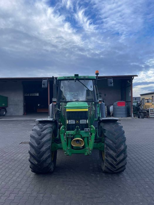 Ciągnik rolniczy John Deere 6910