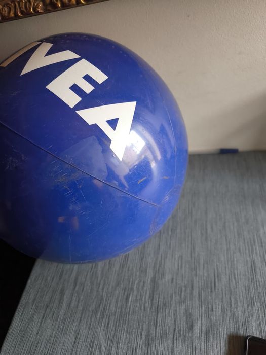 Bola insuflável NIVEA
Bola insuflável com a marca NIVEA.

- Cor azul.
