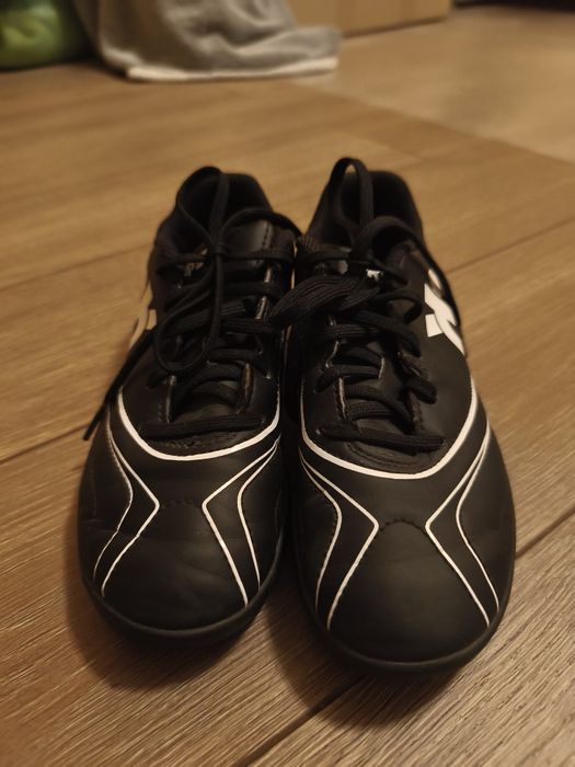 Kipsta Decathlon buty halówki na w-f, na piłkę roz.32