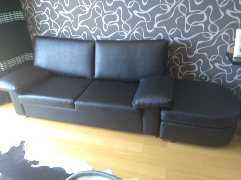 Sofa em pele preto com chaise longie