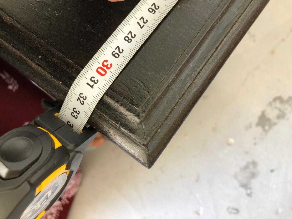 Aparador em madeira massissa em muito bom estado