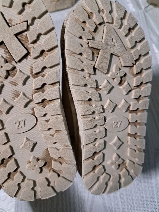 Уги зима дитячі 27 р