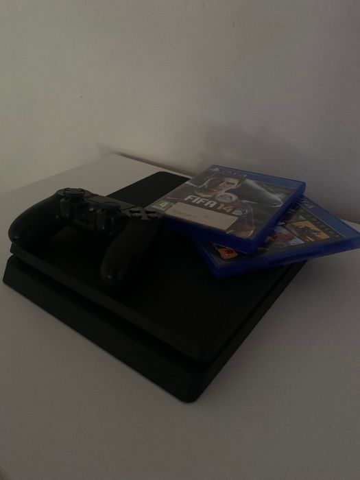 Ps4 + 1 comando + 2 jogos perfeito para si