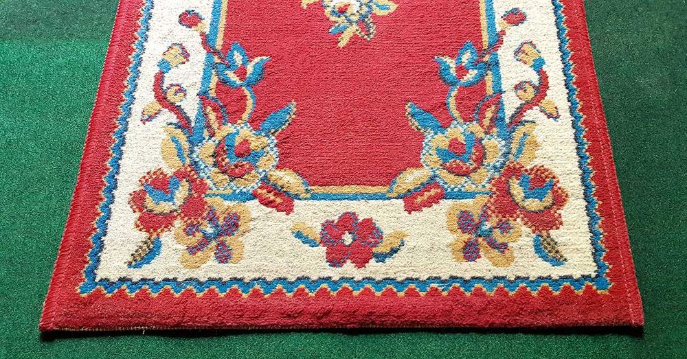 1 tapete CUF (Ormuz) pequeno com decoração floral renascentista