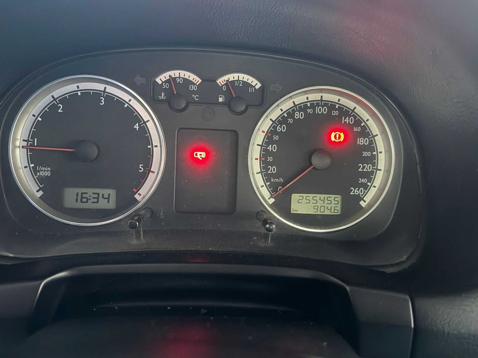 Golf 4 1.9 tdi 110cv Edicao 25anos - 250mil kms