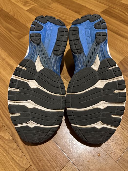 Чоловічі кросівки для бігу ASICS Gt-2000 8