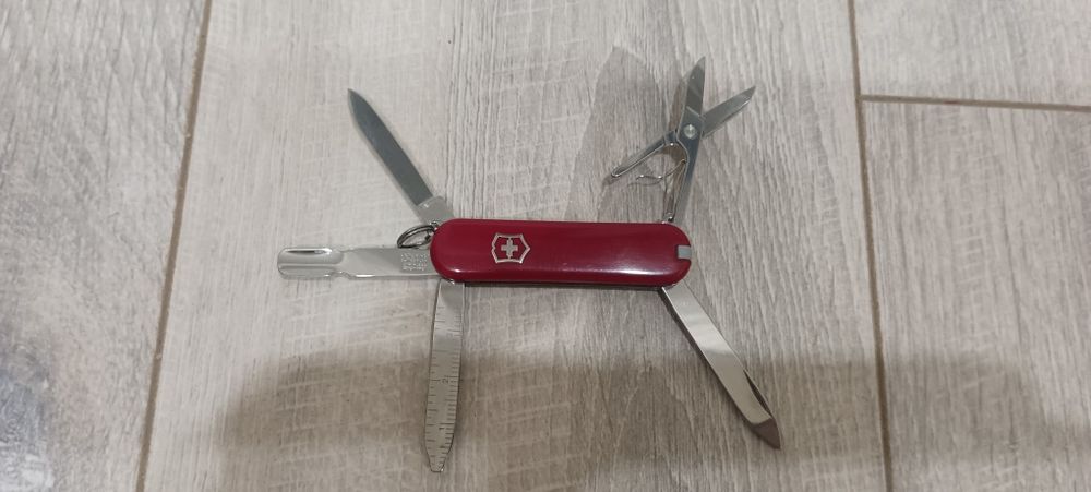 Victorinox швейцарський міні чемп  Рамблер кавалер
