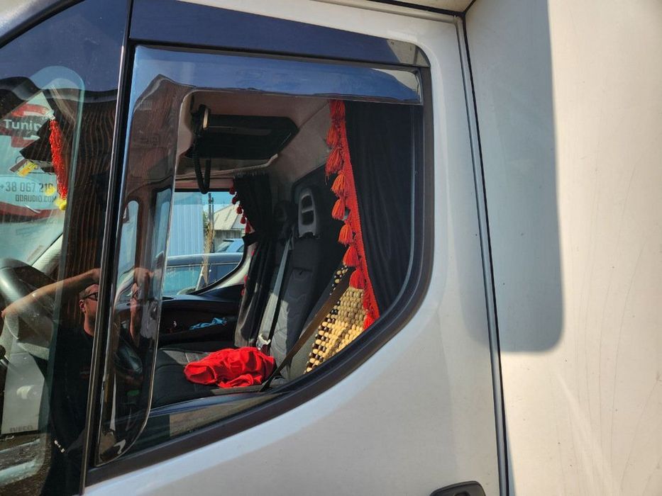 Iveco Daily 2014- рр. Вітровики вставні (напівпрозорі, 2 шт., Cagatay)