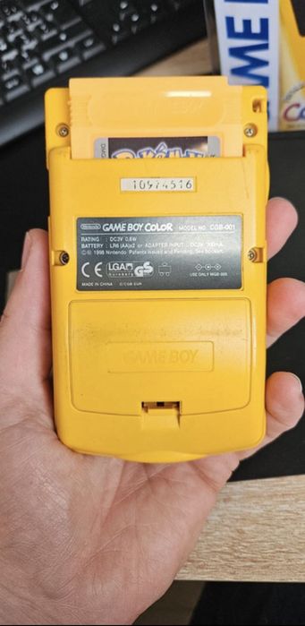 Game boy color na caixa