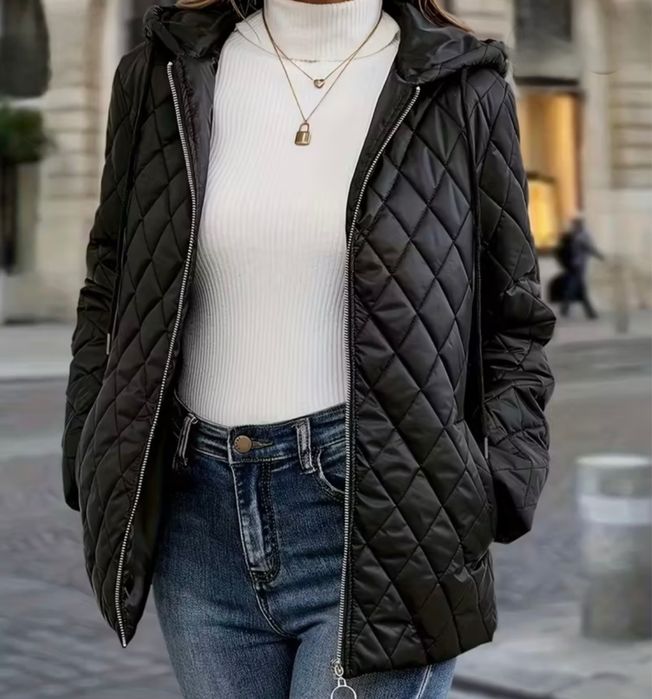 Елегантна чорна жіноча курка