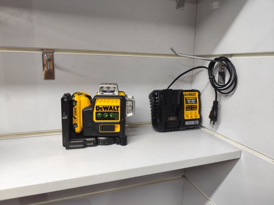 2025й рік DeWalt DCE 089G лазерний рівень Деволт 3D оригінал