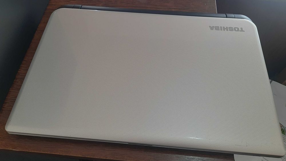 Portatil Toshiba L50