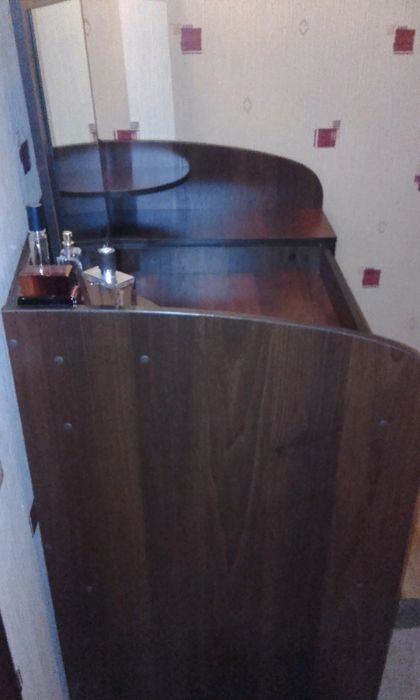 Косметический столик