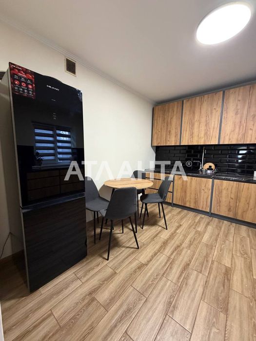 доглянутий будинок у центрі міста Сторожинець