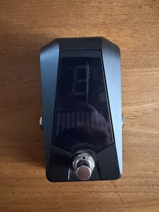 Korg Pitchblack Advance tuner stroik