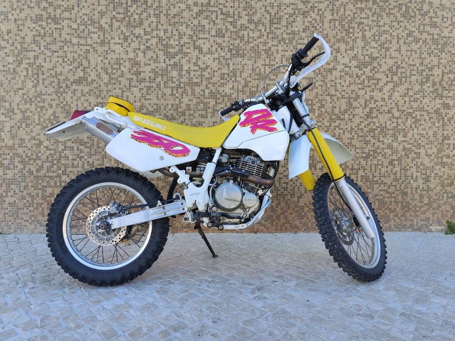 Suzuki DR 350 ano 1990