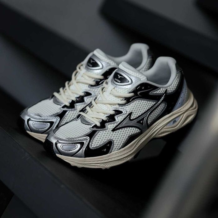 Кросівки Mizuno Racer S White Beige (41, 42)